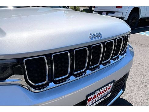 Used 2022 Jeep Grand Cherokee Limited RWD image 30