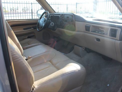 Used 1997 Dodge Ram 2500 Truck 2WD Club Cab image 17