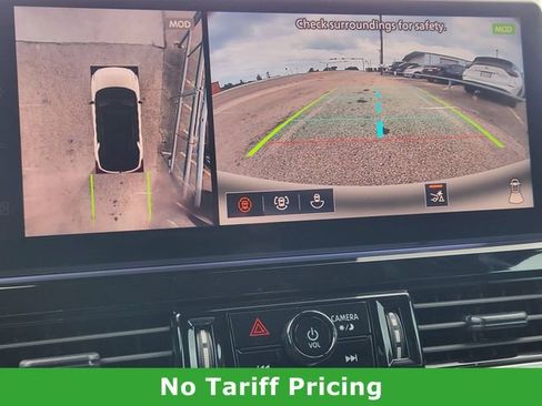 Used 2026 Nissan Pathfinder Platinum FWD image 18