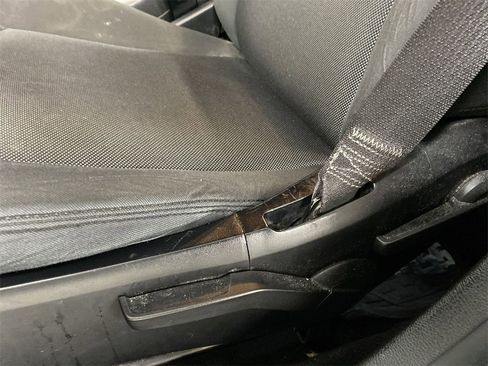 Used 2012 Dodge Avenger SE image 12