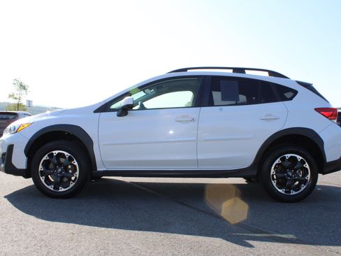 Used 2023 Subaru Crosstrek 2.0i Premium AWD/4WD image 12