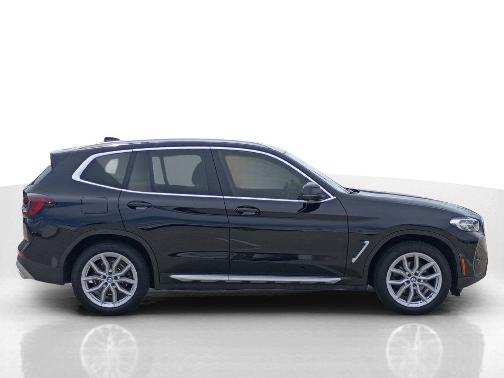 Used 2022 BMW X3 xDrive30i w/ Convenience Package AWD/4WD image 4
