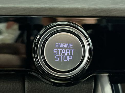 Used 2024 Kia Carnival SX Prestige image 21