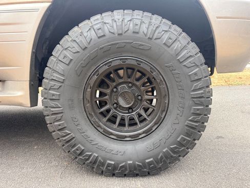 Used 2001 Lexus LX 470 4WD image 14