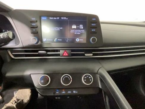 Used 2021 Hyundai Elantra SE FWD image 31