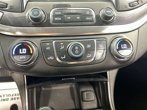 Used 2016 Chevrolet Impala LT w/ Convenience Package FWD image 16