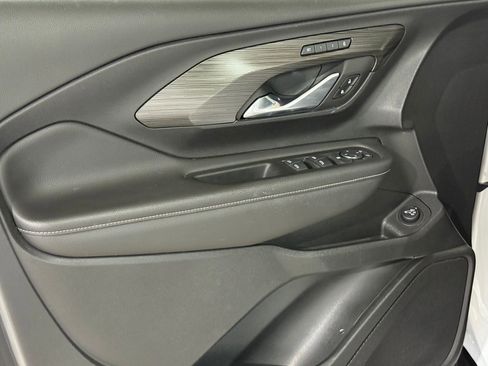 Used 2022 GMC Terrain SLT image 12