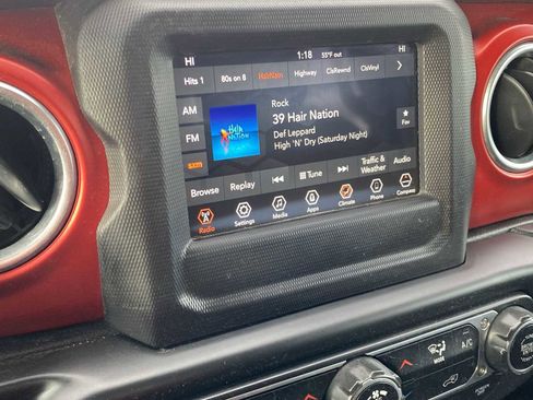 Certified 2018 Jeep Wrangler Unlimited Rubicon w/ Steel Bumper Group image 20