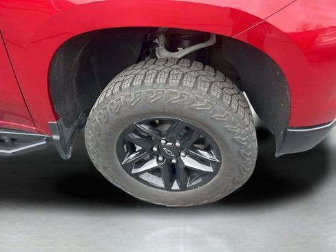 Used 2024 Chevrolet Silverado 1500 LT Trail Boss w/ Convenience Package II image 12