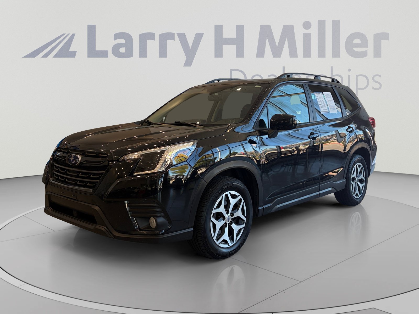 Used 2023 Subaru Forester Premium AWD/4WD image 1