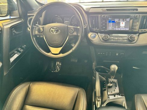 Used 2018 Toyota RAV4 SE AWD/4WD image 23