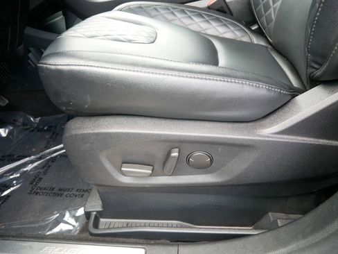 Certified 2024 Ford Edge Titanium image 8