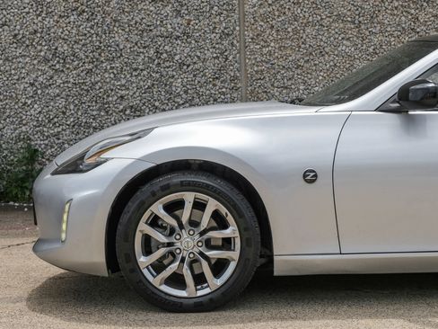 Used 2014 Nissan 370Z Coupe RWD image 11