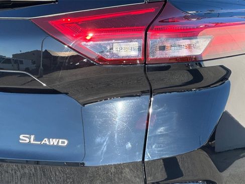 Certified 2025 Nissan Rogue SL w/ SL Premium Package image 27