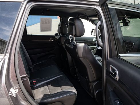 Used 2019 Jeep Grand Cherokee Laredo w/ Laredo X Package image 20