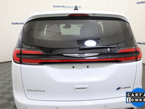 Used 2024 Chrysler Pacifica Select image 20