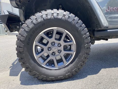 Used 2021 Jeep Gladiator Rubicon w/ Uconnect 4C Nav & Sound Group AWD/4WD image 19
