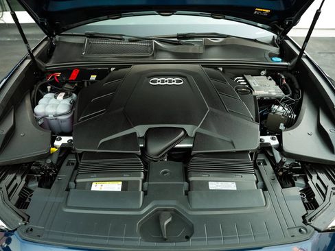 Used 2022 Audi Q8 Premium Plus AWD/4WD image 19