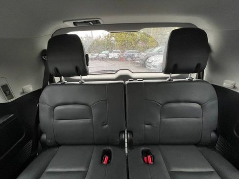 Used 2016 Toyota Land Cruiser Base image 13