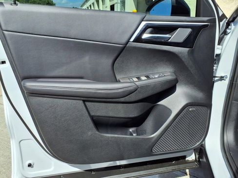 Used 2026 Mitsubishi Outlander LE FWD image 14