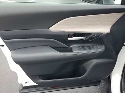 Used 2026 Toyota Grand Highlander Platinum image 20