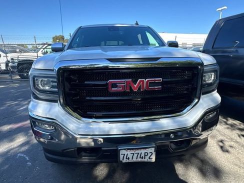 Used 2018 GMC Sierra 1500 SLT AWD/4WD image 3