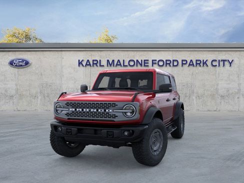 New 2025 Ford Bronco Badlands image 2
