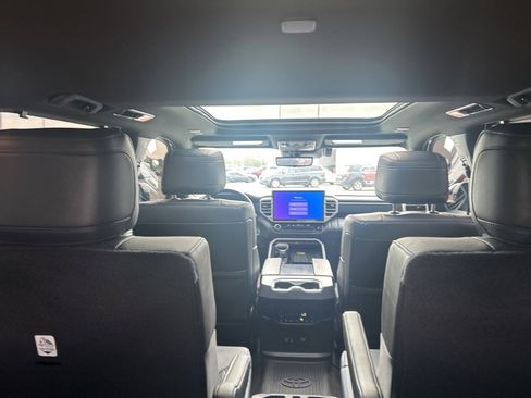 Used 2023 Toyota Sequoia Platinum image 27