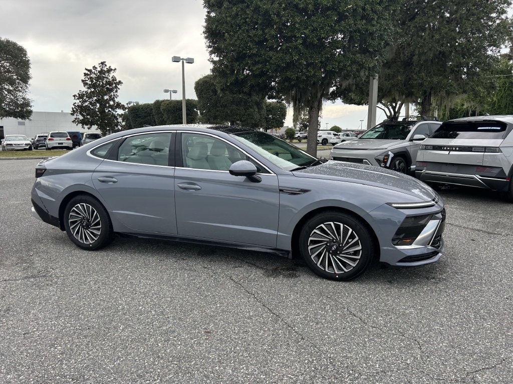 New 2027 Hyundai Sonata Blue FWD image 2
