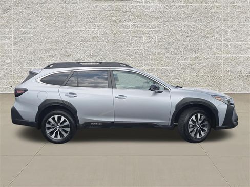 Certified 2025 Subaru Outback Limited AWD/4WD image 8