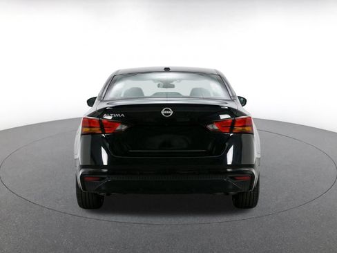 Used 2025 Nissan Altima 2.5 SV FWD image 8