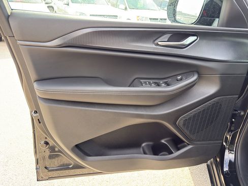 New 2025 Jeep Grand Cherokee L Altitude image 13