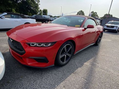 Used 2025 Ford Mustang Premium RWD image 2