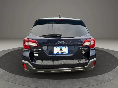 Used 2018 Subaru Outback 3.6R Touring AWD/4WD image 4