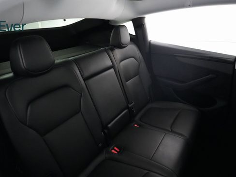 Used 2026 Tesla Model Y Long Range RWD image 9