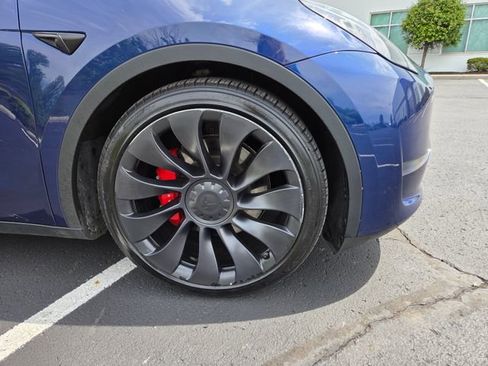 Used 2023 Tesla Model Y Performance AWD/4WD image 5