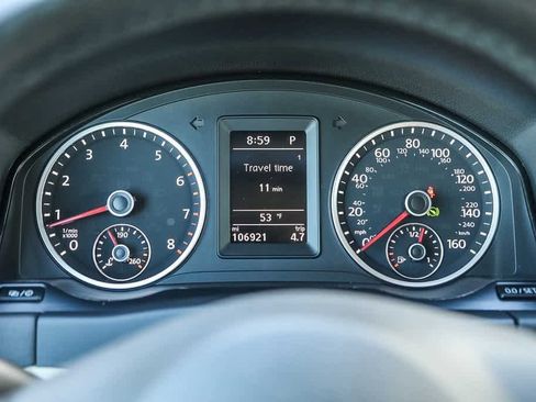 Used 2017 Volkswagen Tiguan S image 21