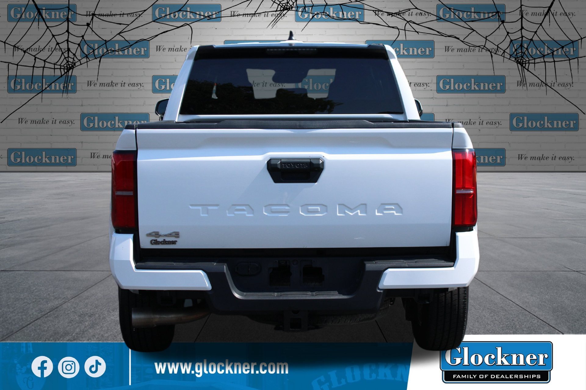 Used 2025 Toyota Tacoma SR5 AWD/4WD image 7