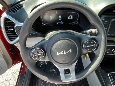 Used 2023 Kia Soul LX FWD image 12