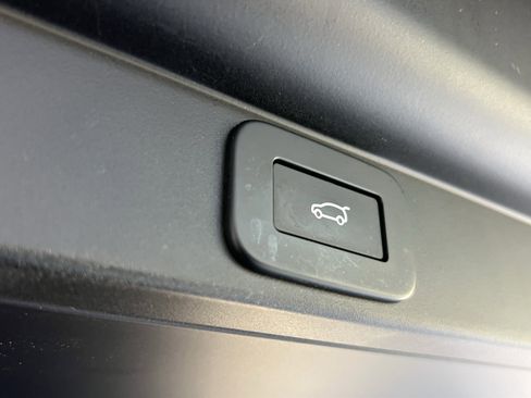Certified 2024 Land Rover Range Rover Autobiography AWD/4WD image 39