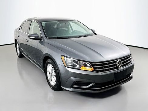 Used 2017 Volkswagen Passat 1.8T S FWD image 1