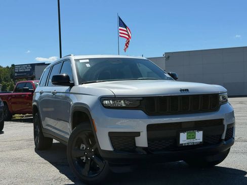 New 2025 Jeep Grand Cherokee L Altitude image 1