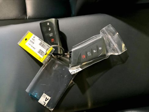 Certified 2025 Lexus ES 300h w/ Luxury Package image 15