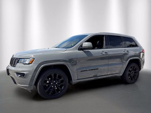 Used 2019 Jeep Grand Cherokee Altitude AWD/4WD image 3