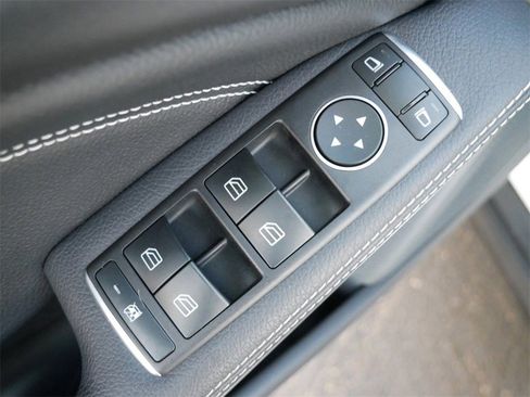 Used 2020 Mercedes-Benz GLA 250 4MATIC image 13