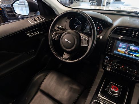 Used 2017 Jaguar F-PACE Premium AWD/4WD image 8