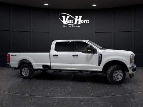 Used 2024 Ford F350 XLT AWD/4WD image 2