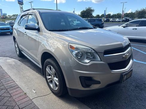 Used 2011 Chevrolet Equinox LT w/ Driver Convenience Package FWD image 2