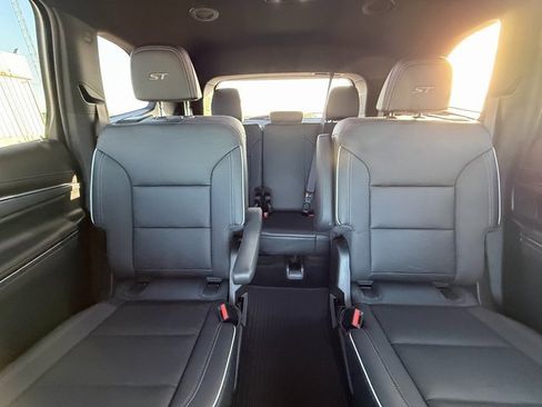 Used 2025 Buick Enclave Sport Touring image 13