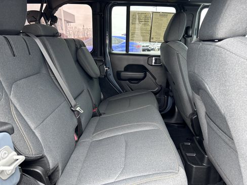 Used 2024 Jeep Wrangler Willys image 26